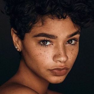 perfect-eyebrows-natural-black-girl-freckles